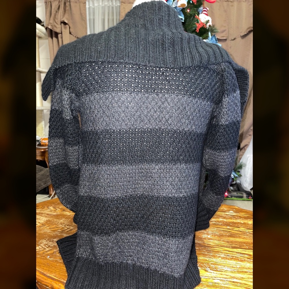 XS Vince Sweater Coat LIKE NEW - Picture 4 of 7